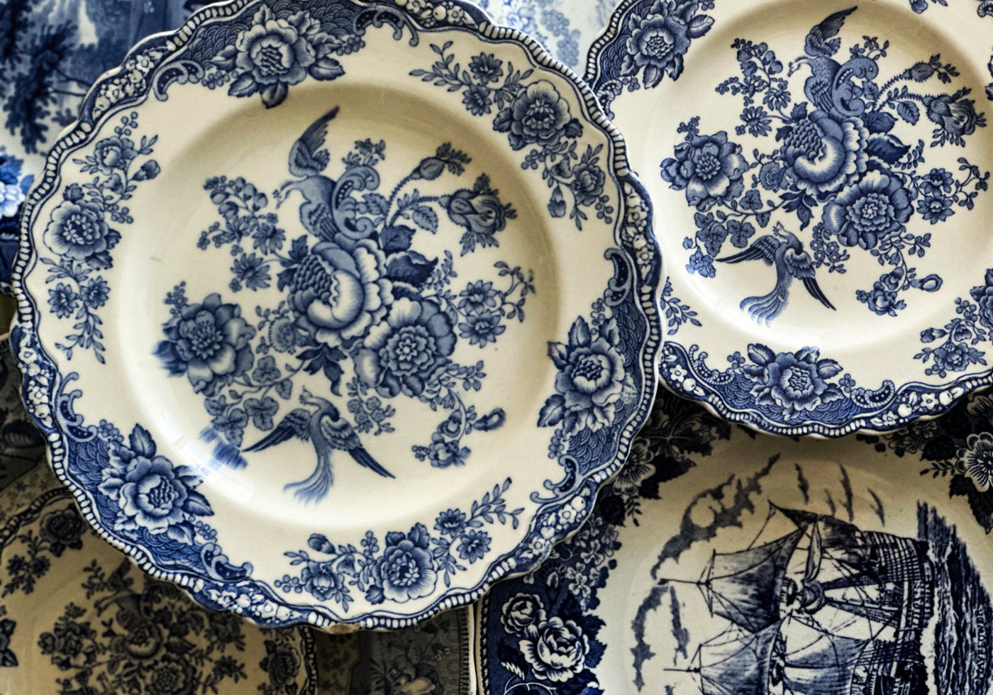 Antique Mason’s Ironstone plate with Imari-style florals in orange, cobalt, and gilt — an example of early 19th-century English interpretation of Asian porcelain.